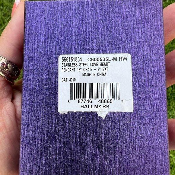 Connections from Hallmark Silver-tone Love Heart Pendant Necklace New in the Box - Picture 11 of 15